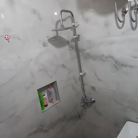 Studio Apartament * تيرانا